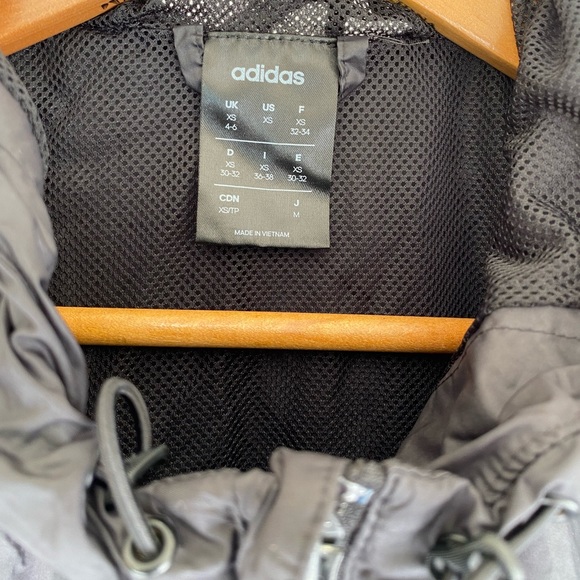 Women’s Adidas Windbreaker - Picture 12 of 12